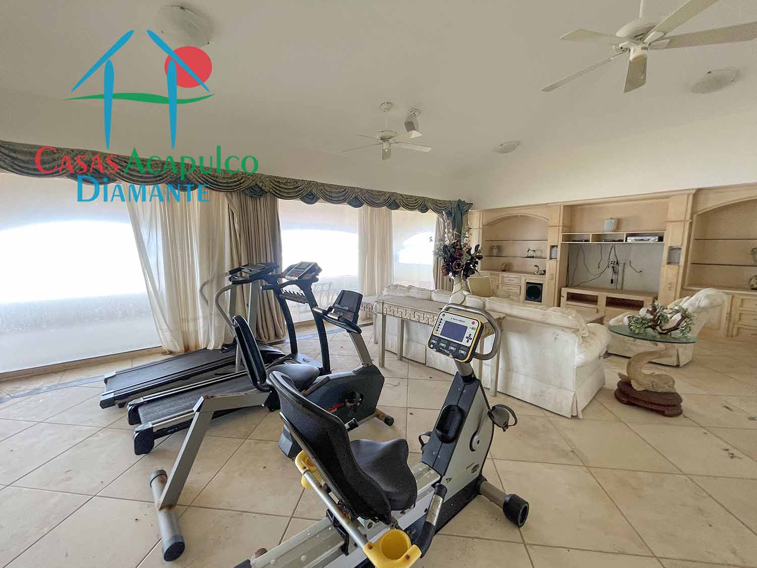 Tres Vidas Villa Universal - Sala familiar 7